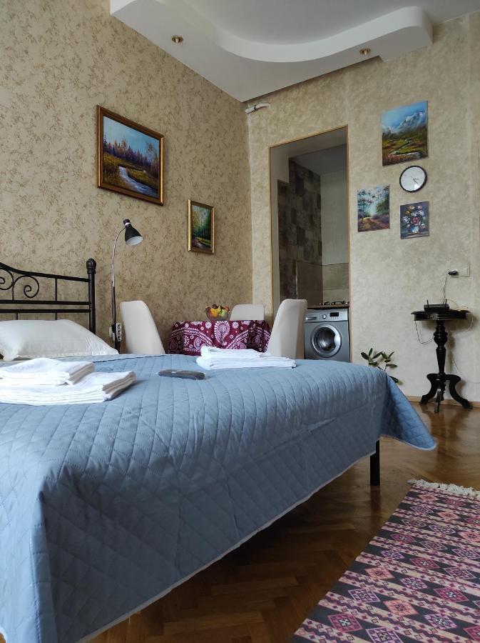 Tranquil Apartment In Vake Tbilisi Luaran gambar