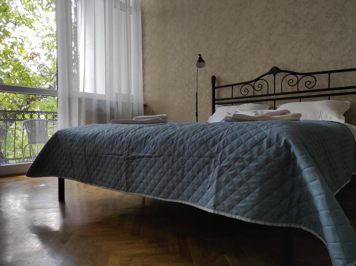 Tranquil Apartment In Vake Tbilisi Luaran gambar