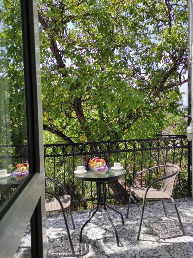 Tranquil Apartment In Vake Tbilisi Luaran gambar